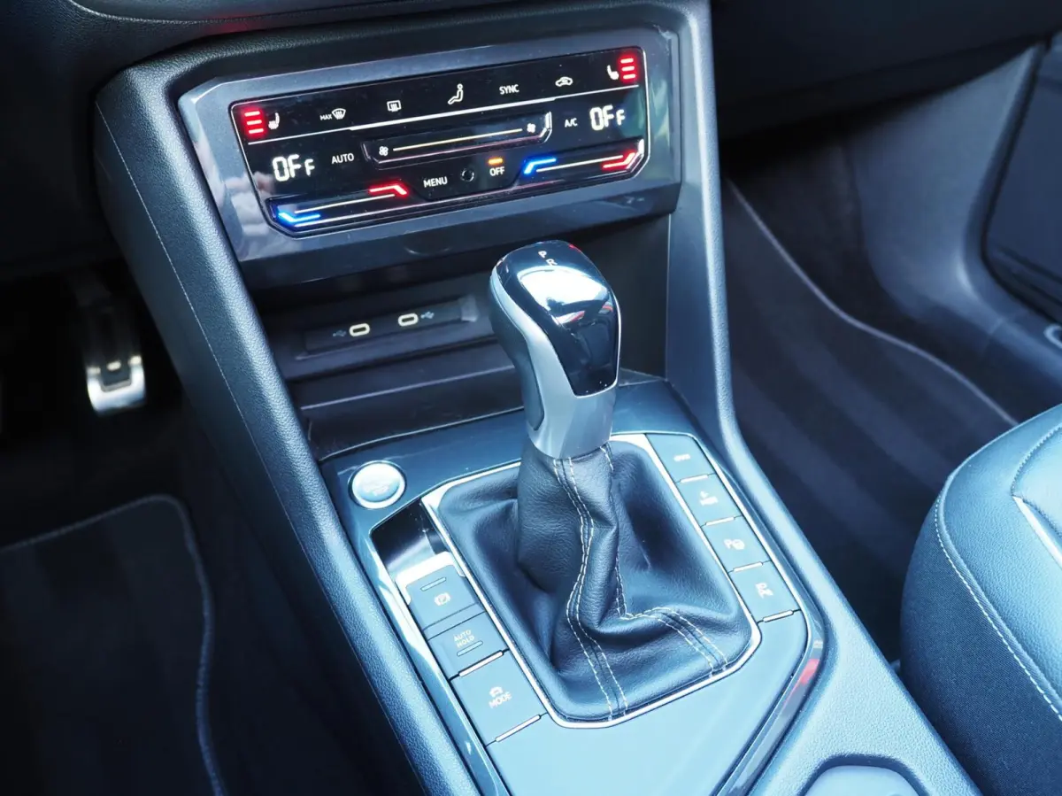 1.4 TSI eHybrid R-Line 245PK | Leder | 360 | Pano | Keyless | Memory | Stoel & Stuurwielverwarming | Trekhaak | Adaptive | Digital Dash | Lane Assist | Matrix IQ Led | Carplay | Navi | Ambie