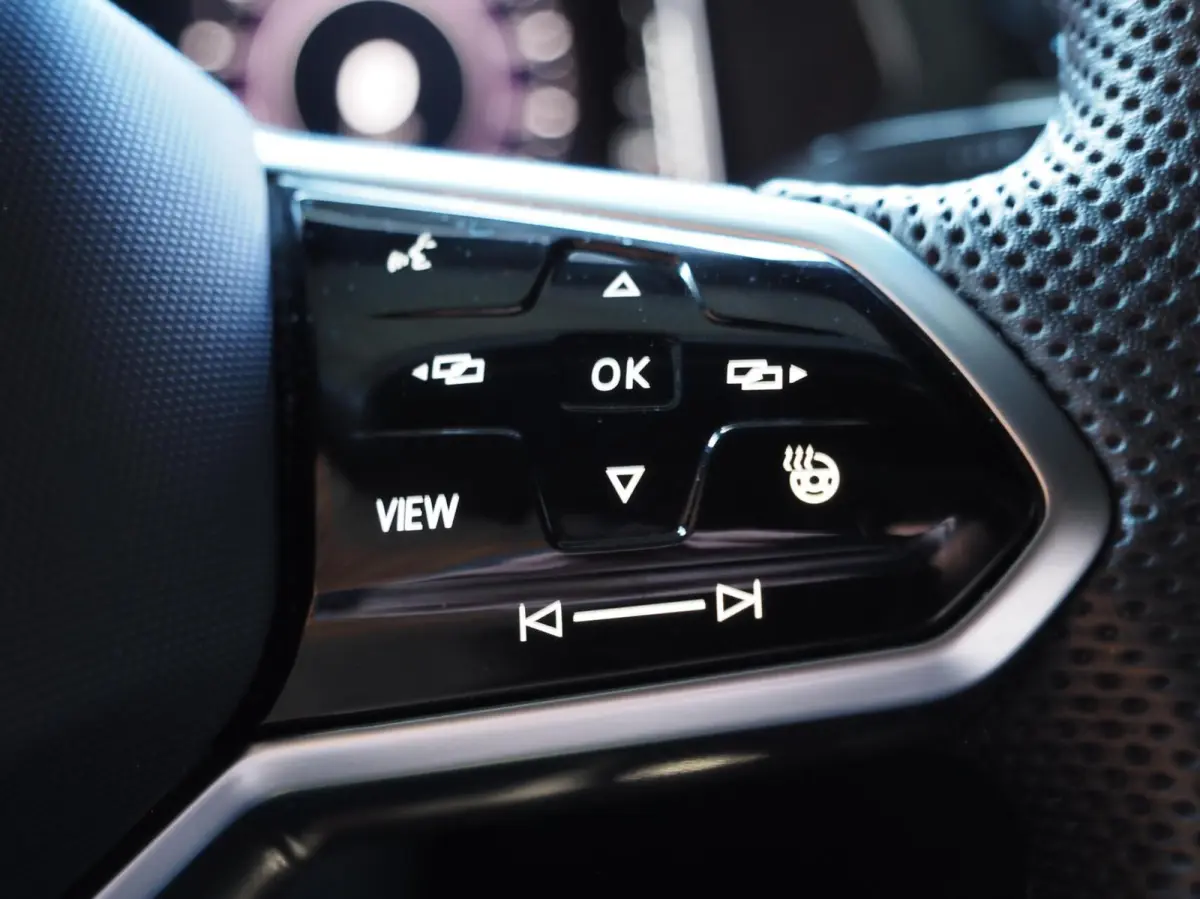 1.4 TSI eHybrid R-Line 245PK | Leder | 360 | Pano | Keyless | Memory | Stoel & Stuurwielverwarming | Trekhaak | Adaptive | Digital Dash | Lane Assist | Matrix IQ Led | Carplay | Navi | Ambie