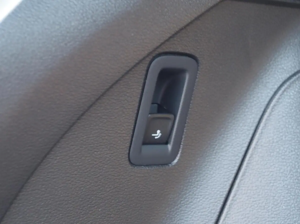 1.4 TSI eHybrid R-Line 245PK | Leder | 360 | Pano | Keyless | Memory | Stoel & Stuurwielverwarming | Trekhaak | Adaptive | Digital Dash | Lane Assist | Matrix IQ Led | Carplay | Navi | Ambie