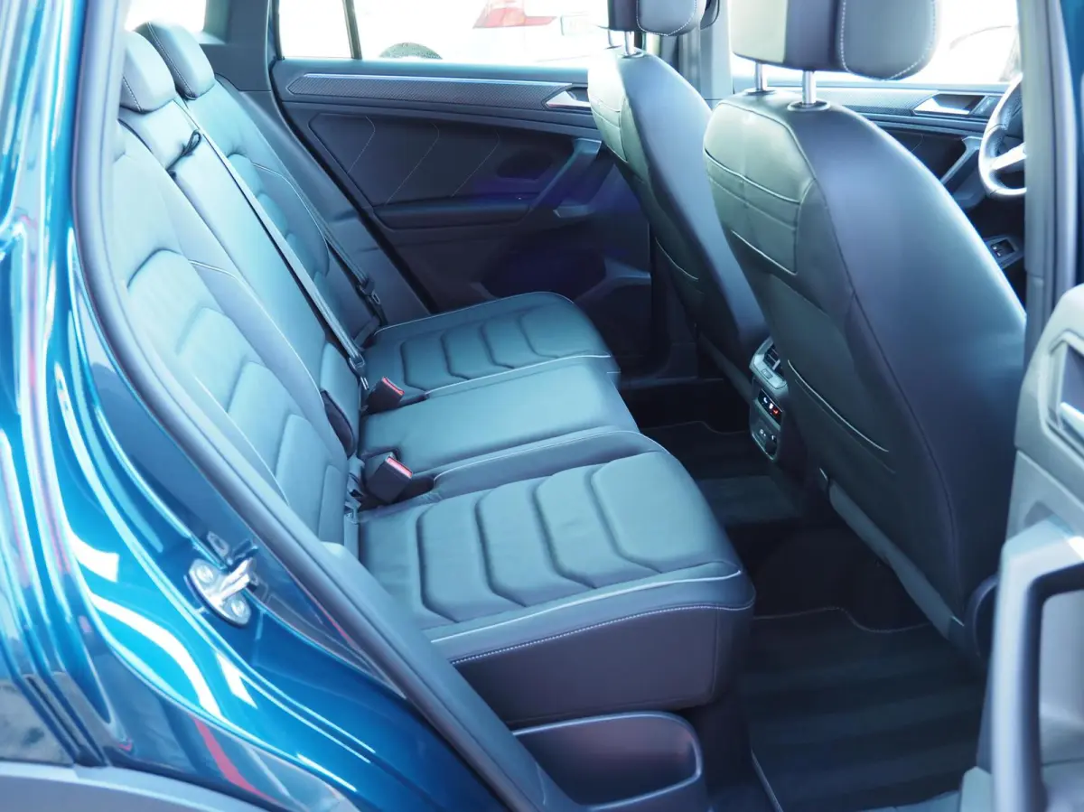 1.4 TSI eHybrid R-Line 245PK | Leder | 360 | Pano | Keyless | Memory | Stoel & Stuurwielverwarming | Trekhaak | Adaptive | Digital Dash | Lane Assist | Matrix IQ Led | Carplay | Navi | Ambie