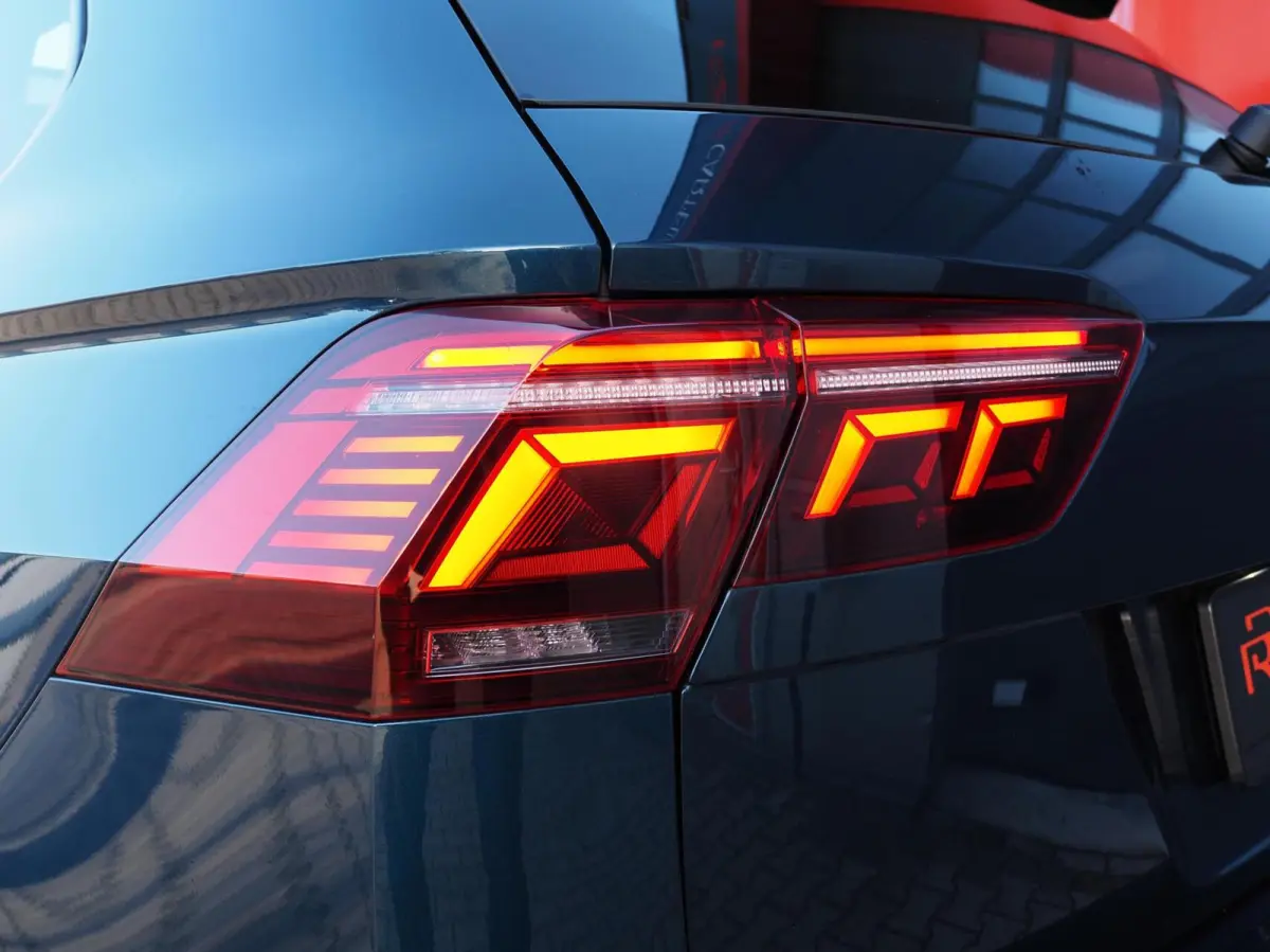 1.4 TSI eHybrid R-Line 245PK | Leder | 360 | Pano | Keyless | Memory | Stoel & Stuurwielverwarming | Trekhaak | Adaptive | Digital Dash | Lane Assist | Matrix IQ Led | Carplay | Navi | Ambie