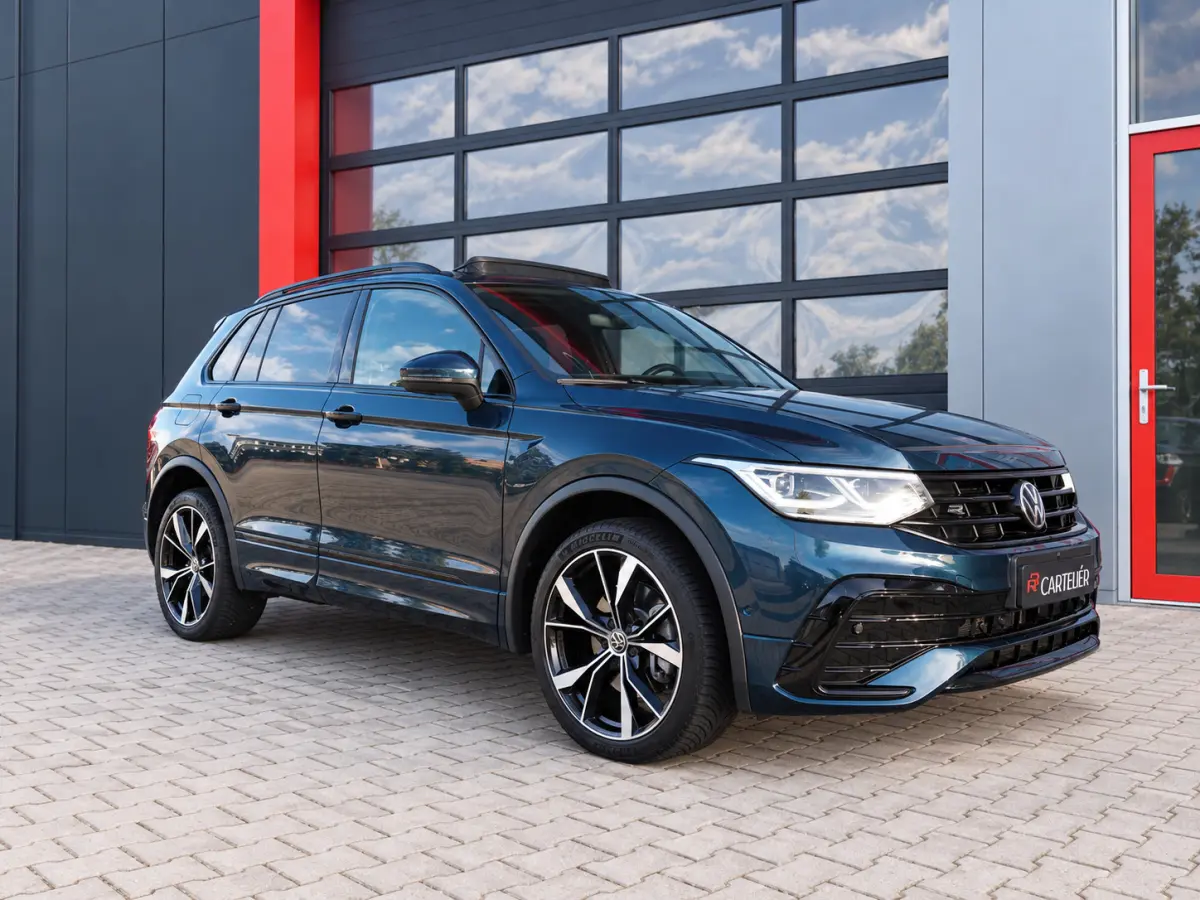 1.4 TSI eHybrid R-Line 245PK | Leder | 360 | Pano | Keyless | Memory | Stoel & Stuurwielverwarming | Trekhaak | Adaptive | Digital Dash | Lane Assist | Matrix IQ Led | Carplay | Navi | Ambie