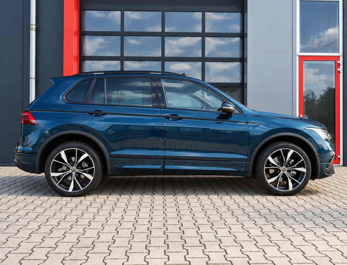 1.4 TSI eHybrid R-Line 245PK | Leder | 360 | Pano | Keyless | Memory | Stoel & Stuurwielverwarming | Trekhaak | Adaptive | Digital Dash | Lane Assist | Matrix IQ Led | Carplay | Navi | Ambie