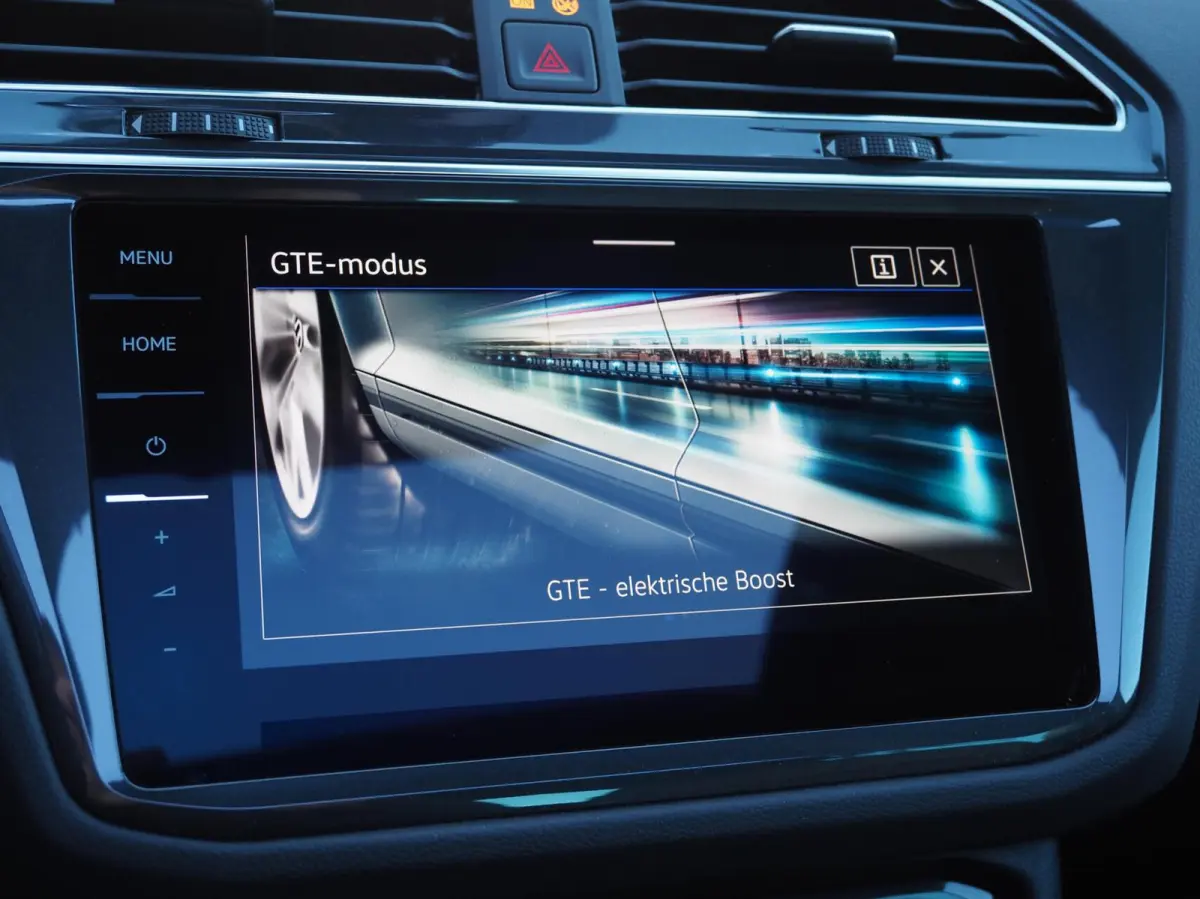 1.4 TSI eHybrid R-Line 245PK | Leder | 360 | Pano | Keyless | Memory | Stoel & Stuurwielverwarming | Trekhaak | Adaptive | Digital Dash | Lane Assist | Matrix IQ Led | Carplay | Navi | Ambie