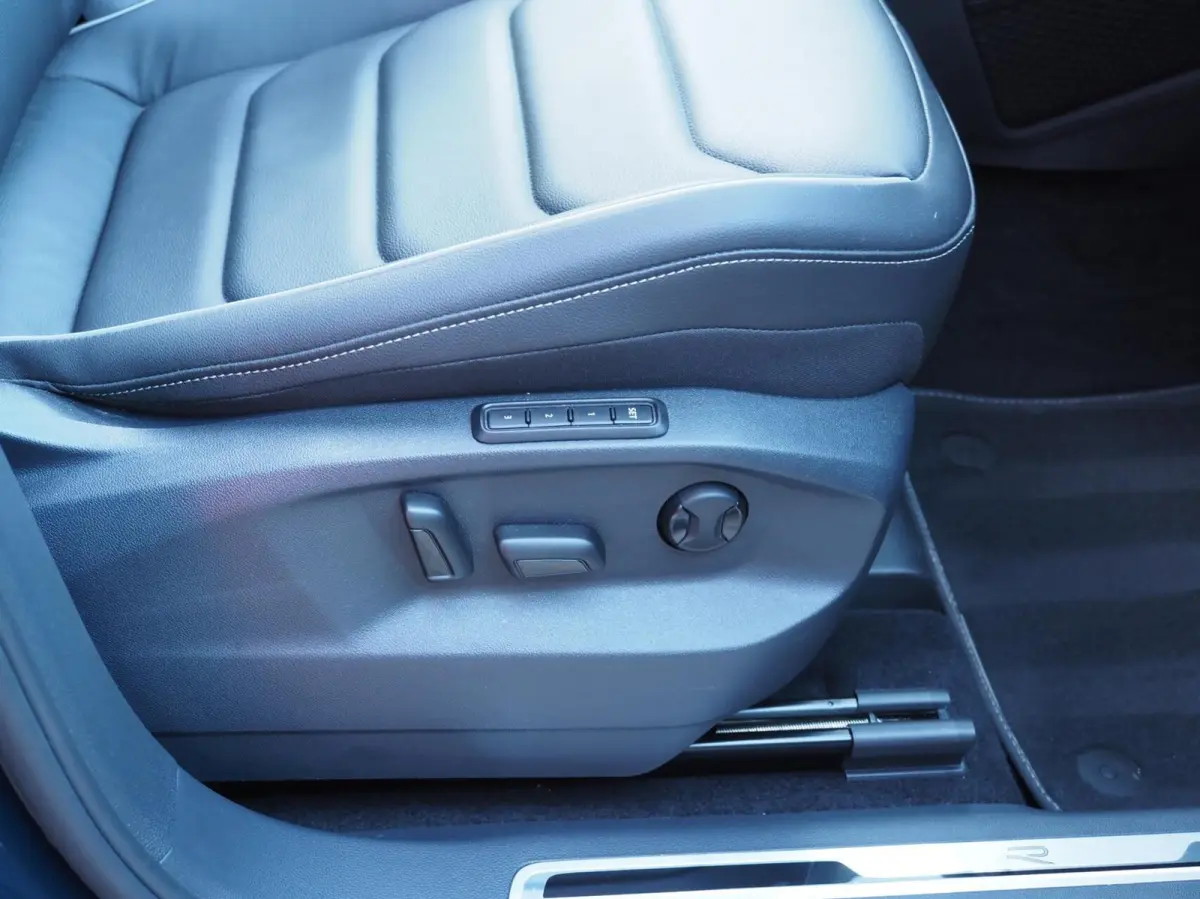 1.4 TSI eHybrid R-Line 245PK | Leder | 360 | Pano | Keyless | Memory | Stoel & Stuurwielverwarming | Trekhaak | Adaptive | Digital Dash | Lane Assist | Matrix IQ Led | Carplay | Navi | Ambie