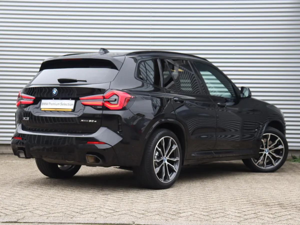 xDrive30e | High Executive | M Sportpakket | Head-Up | Elektr. Stoelen | Hi-Fi | Parking Pack | Comfort Access | 20'' LMV