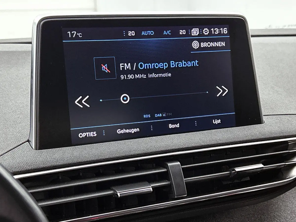 1.2 130pk Allure | Trekhaak | Elektrische Achterklep | Navigatie | Climate Control | Cruise Control | Achteruitrijcamera | 19"LMV | Apple Carplay/Android Auto |