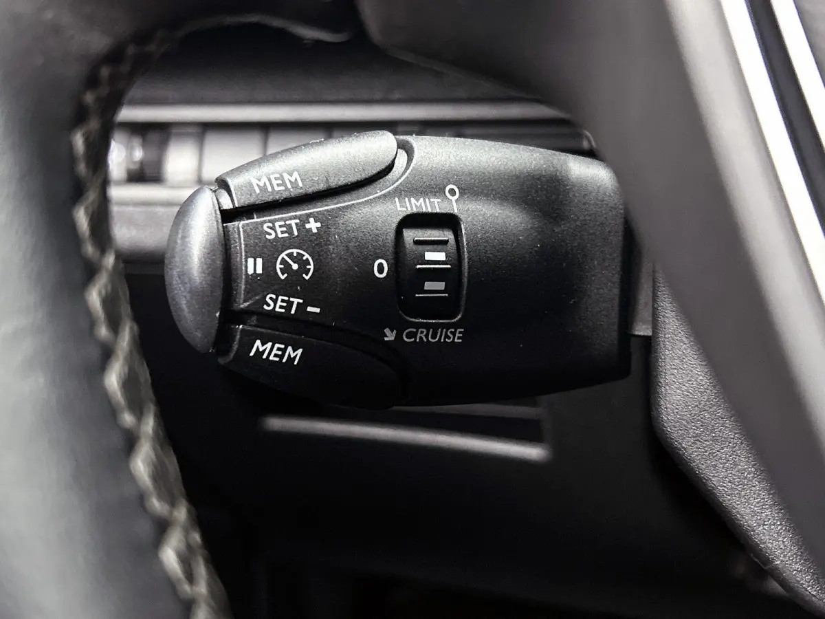 1.2 130pk Allure | Trekhaak | Elektrische Achterklep | Navigatie | Climate Control | Cruise Control | Achteruitrijcamera | 19"LMV | Apple Carplay/Android Auto |