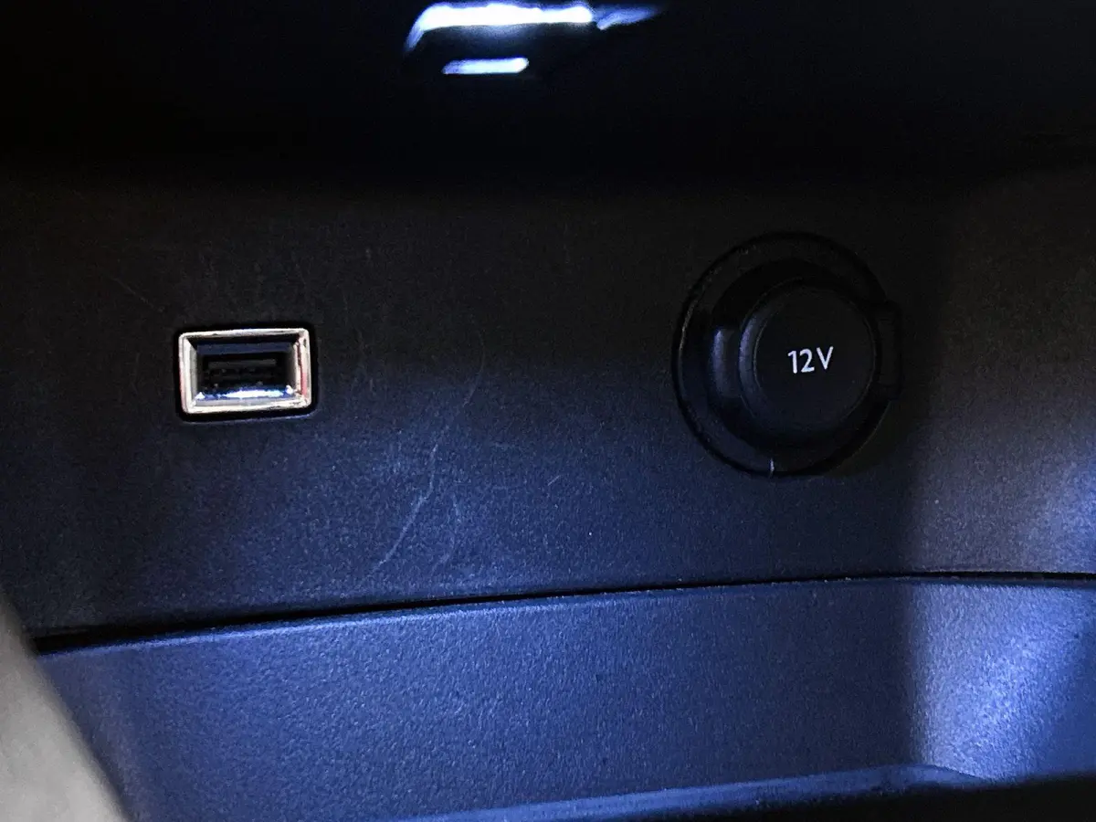 1.2 130pk Allure | Trekhaak | Elektrische Achterklep | Navigatie | Climate Control | Cruise Control | Achteruitrijcamera | 19"LMV | Apple Carplay/Android Auto |