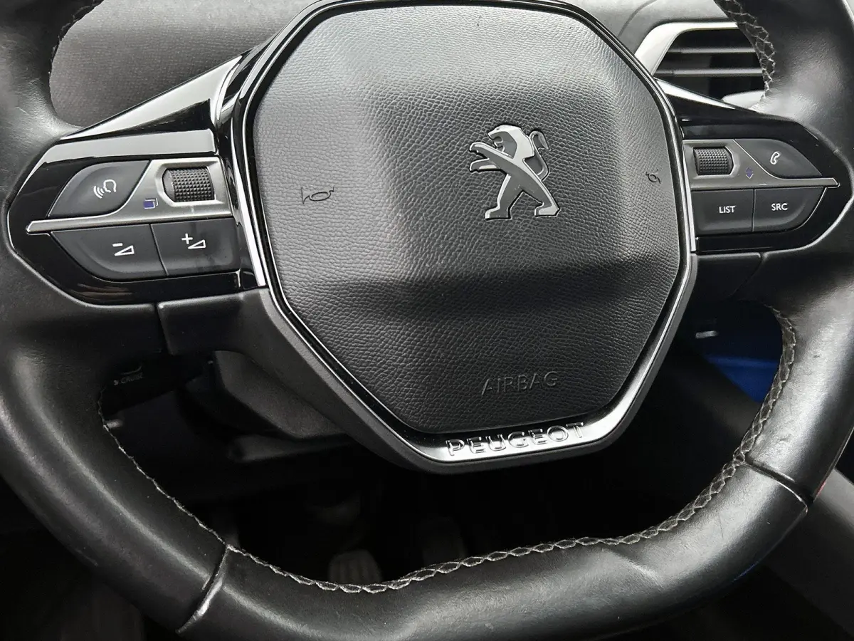 1.2 130pk Allure | Trekhaak | Elektrische Achterklep | Navigatie | Climate Control | Cruise Control | Achteruitrijcamera | 19"LMV | Apple Carplay/Android Auto |
