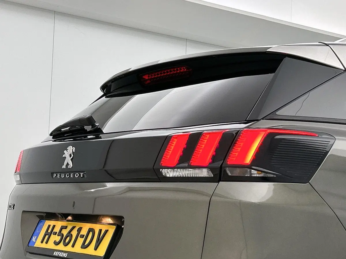 1.2 130pk Allure | Trekhaak | Elektrische Achterklep | Navigatie | Climate Control | Cruise Control | Achteruitrijcamera | 19"LMV | Apple Carplay/Android Auto |