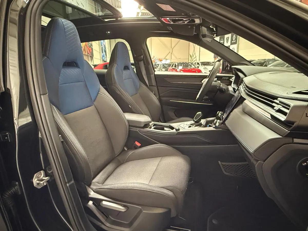 1.5 PHEV 261 PK Zwarte Hemel, Pano, Navi, Camera