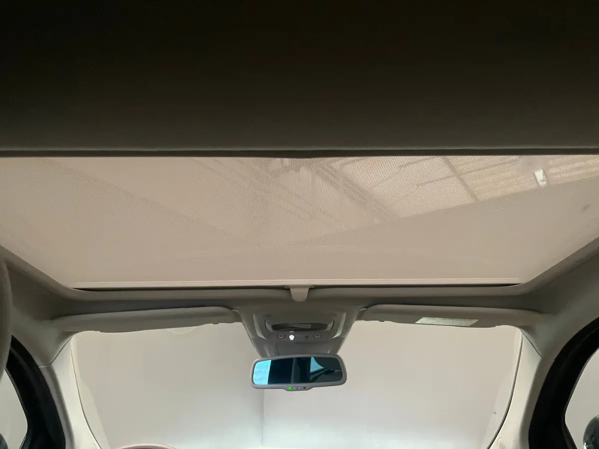La Prima 42 kWh 3+1 Panorama Dak | Adaptieve Cruise | Parkeersensoren Voor + Achter | Camera | 17" Lichtmetaal | Achteruitrijcamera | Airco (automatisch) | Apple Carplay/Android Auto|telefoo
