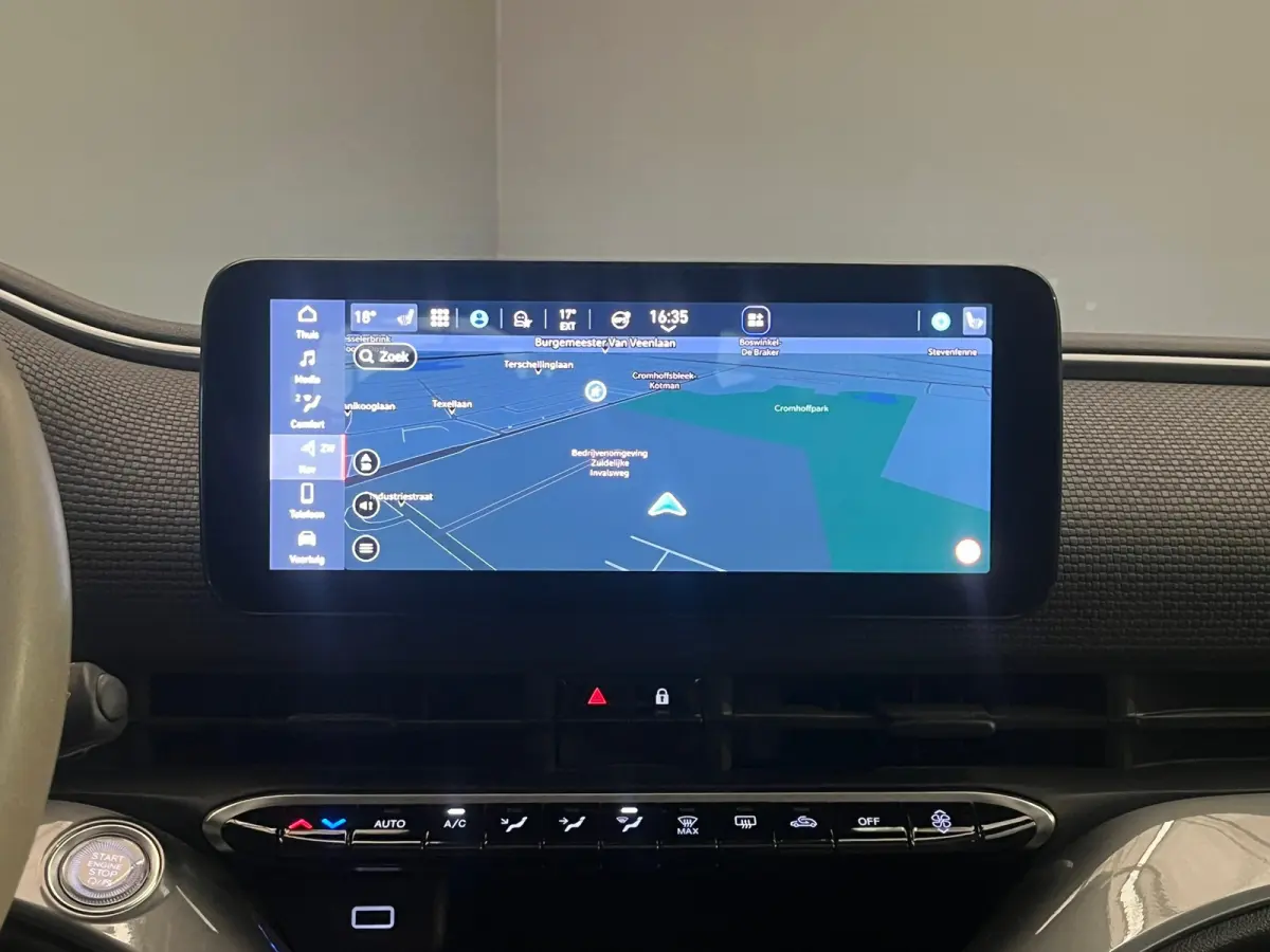 La Prima 42 kWh 3+1 Panorama Dak | Adaptieve Cruise | Parkeersensoren Voor + Achter | Camera | 17" Lichtmetaal | Achteruitrijcamera | Airco (automatisch) | Apple Carplay/Android Auto|telefoo