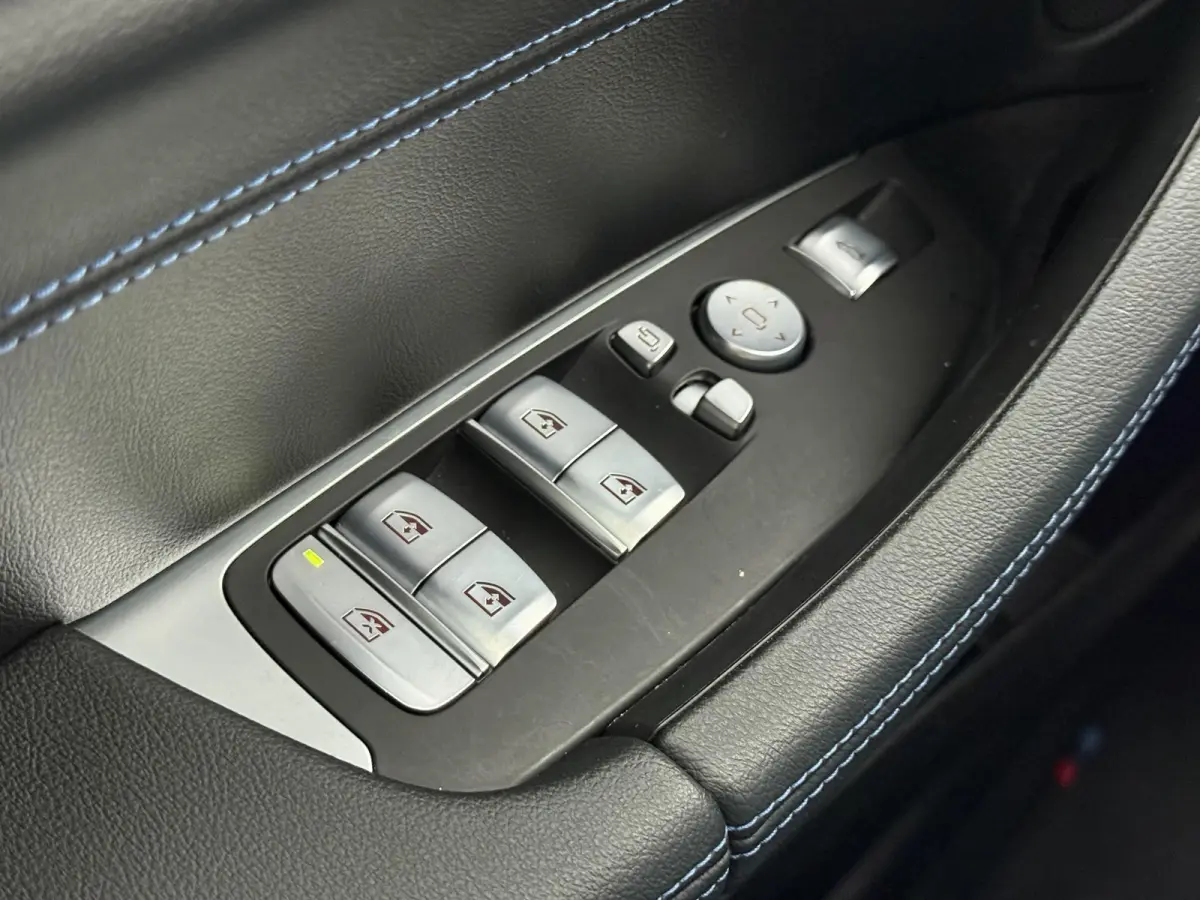 xDrive30e High Executive | Pano | Hud | Laser |