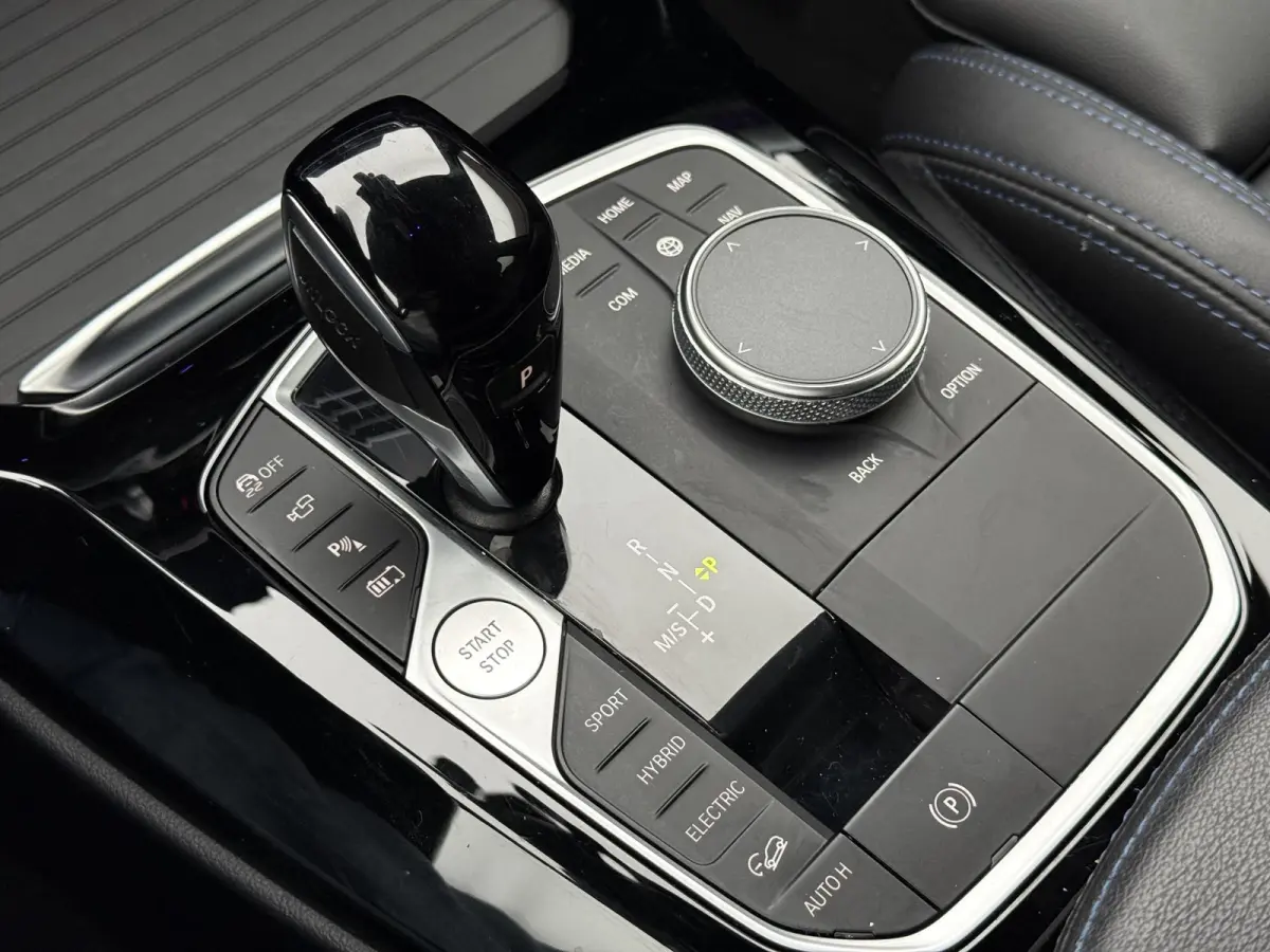 xDrive30e High Executive | Pano | Hud | Laser |