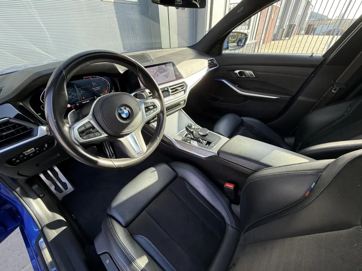 330i M-Sport|PANO|HuD|Hifi|19''|Camera