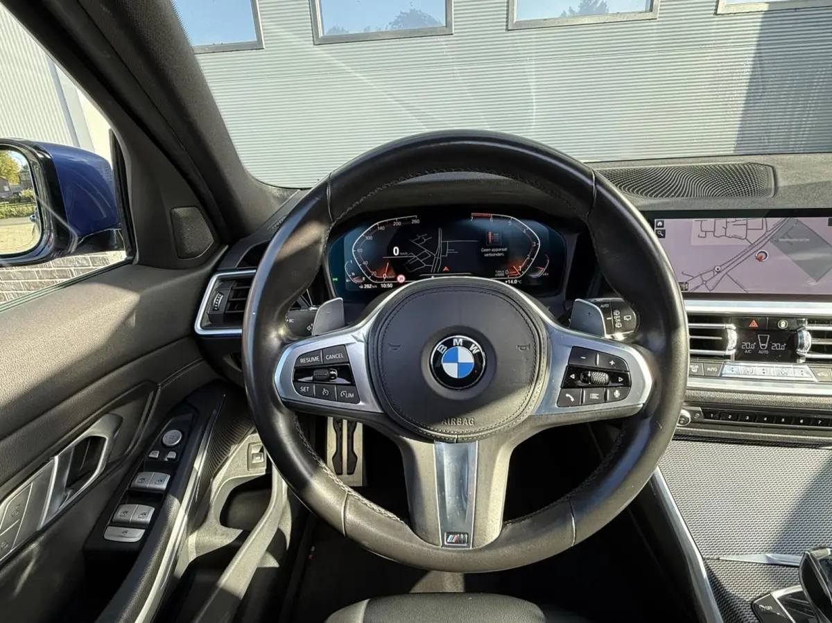 330i M-Sport|PANO|HuD|Hifi|19''|Camera