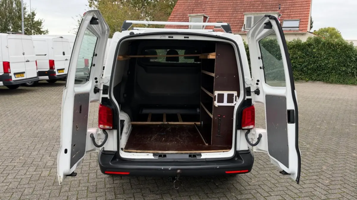 2.0 TDI 81KW 110PK L2H1 DC DUBBELE CABINE EURO 6 AIRCO/ NAVIGATIE/ CRUISE CONTROL/ 100% DEALERONDERHOUDEN