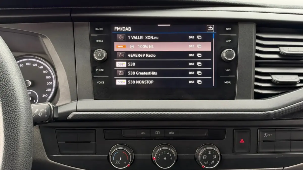 2.0 TDI 81KW 110PK L2H1 DC DUBBELE CABINE EURO 6 AIRCO/ NAVIGATIE/ CRUISE CONTROL/ 100% DEALERONDERHOUDEN