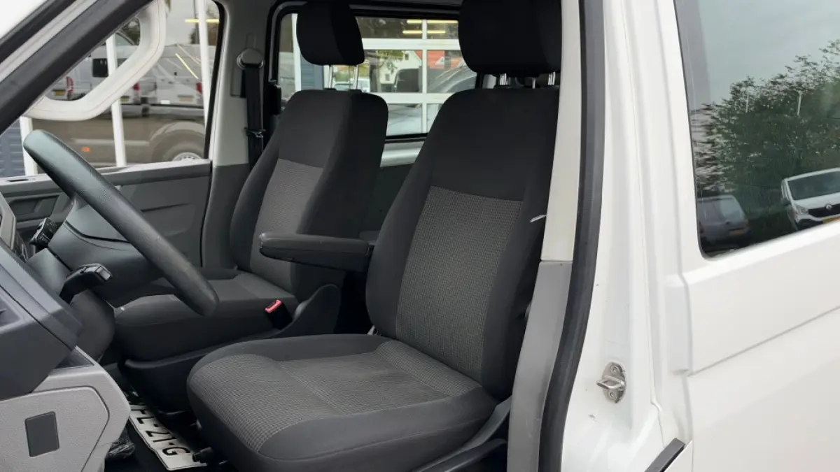 2.0 TDI 81KW 110PK L2H1 DC DUBBELE CABINE EURO 6 AIRCO/ NAVIGATIE/ CRUISE CONTROL/ 100% DEALERONDERHOUDEN