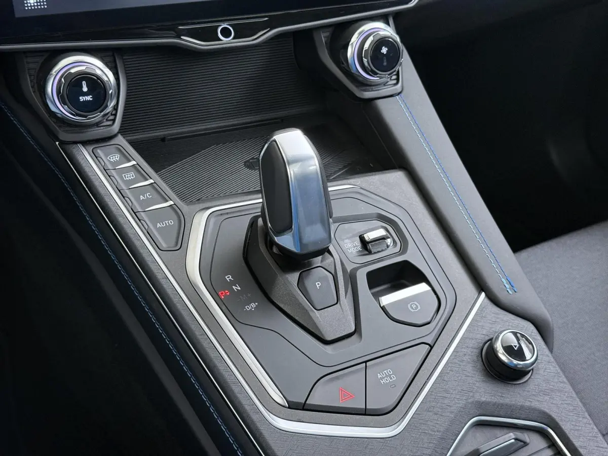 1.5 263pk Plugin Hybrid Automaat | Navigatie | Camera | Elektrisch verstelbare bestuurdersstoel | Panorama dak | Lichtmetalen velgen | Elektrische achterklep | Cruise control