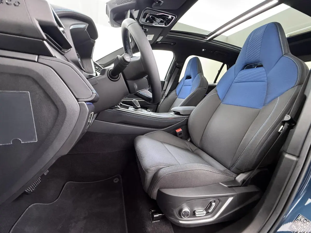 1.5 263pk Plugin Hybrid Automaat | Navigatie | Camera | Elektrisch verstelbare bestuurdersstoel | Panorama dak | Lichtmetalen velgen | Elektrische achterklep | Cruise control