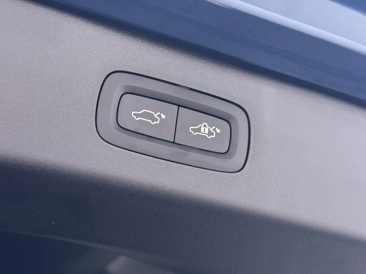 1.5 263pk Plugin Hybrid Automaat | Navigatie | Camera | Elektrisch verstelbare bestuurdersstoel | Panorama dak | Lichtmetalen velgen | Elektrische achterklep | Cruise control