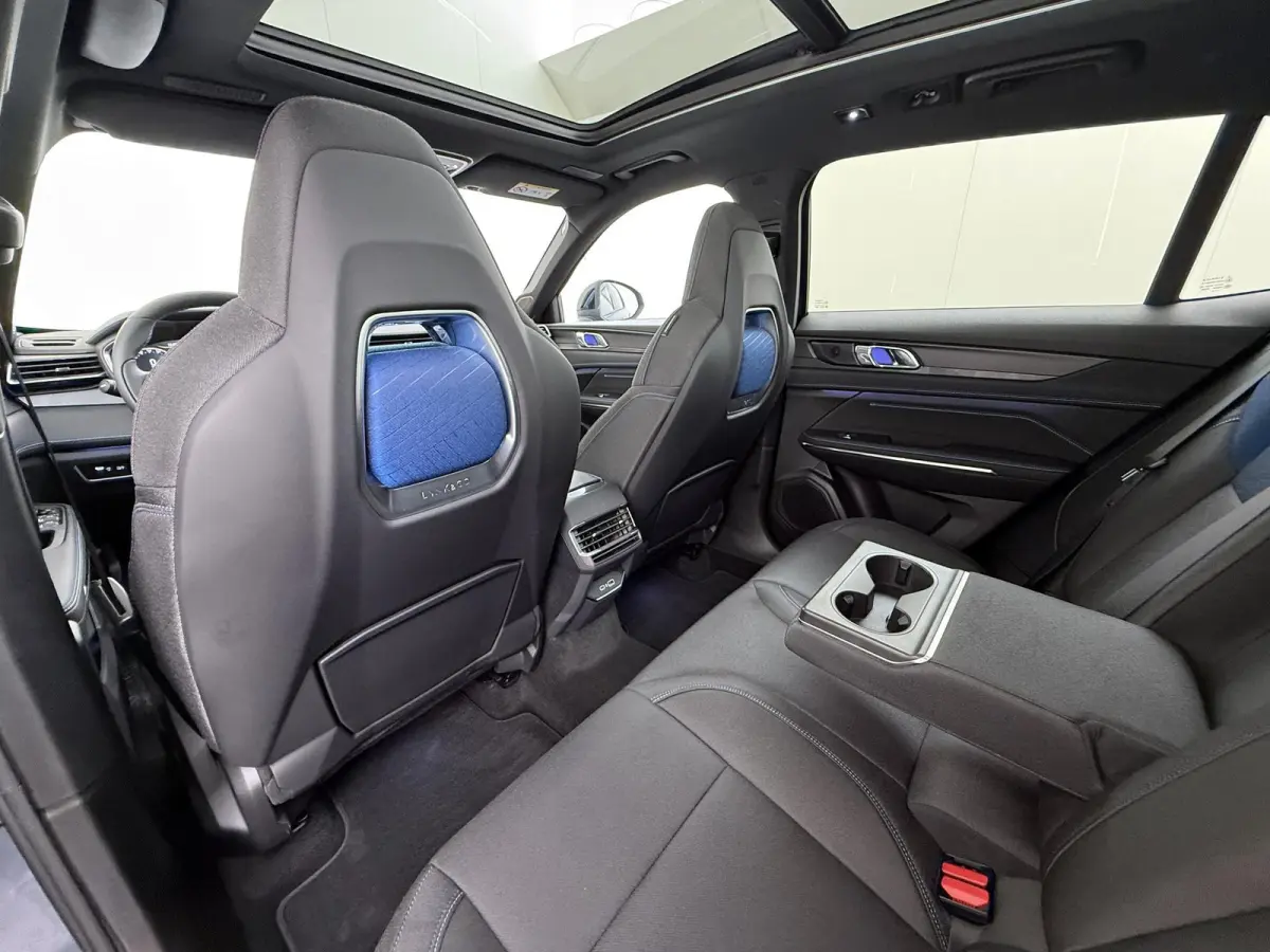 1.5 263pk Plugin Hybrid Automaat | Navigatie | Camera | Elektrisch verstelbare bestuurdersstoel | Panorama dak | Lichtmetalen velgen | Elektrische achterklep | Cruise control