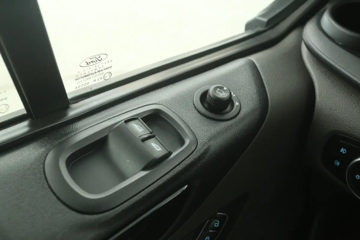 2.0 TDCI L1H1 Sport | Marge | Automaat | Airco | Camera | Cruise | Carplay | 3 Zits | Trekhaak