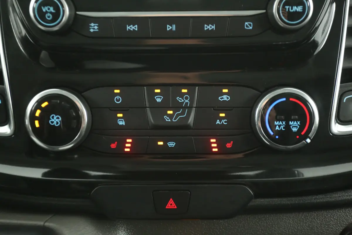 2.0 TDCI L1H1 Sport | Marge | Automaat | Airco | Camera | Cruise | Carplay | 3 Zits | Trekhaak