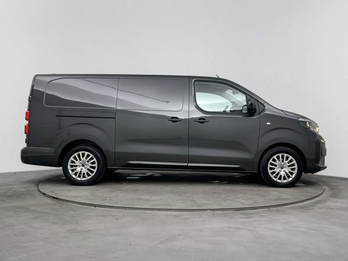 Gesloten bestel XL Elektrisch 100kW - 75kWh | Houten afwerking laadruimte | Verwarmde voorstoelen | Camera | Parkeersensoren | Dodehoeksensoren | Apple Carplay/Android Auto | Elektrisch inkl