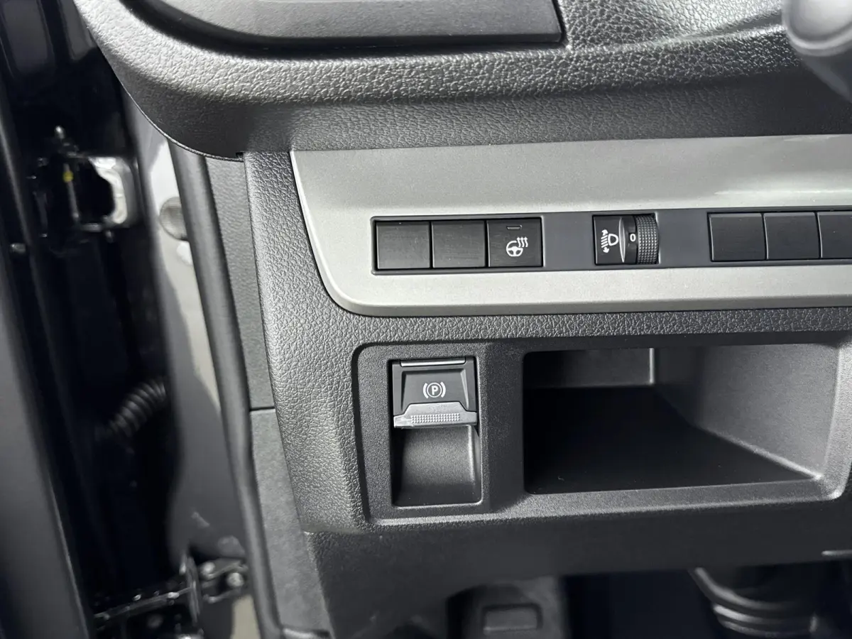 Gesloten bestel XL Elektrisch 100kW - 75kWh | Houten afwerking laadruimte | Verwarmde voorstoelen | Camera | Parkeersensoren | Dodehoeksensoren | Apple Carplay/Android Auto | Elektrisch inkl