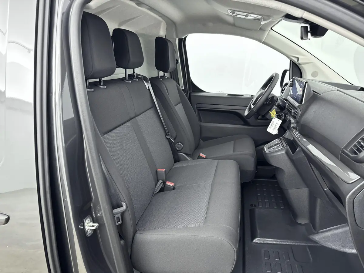 Gesloten bestel XL Elektrisch 100kW - 75kWh | Houten afwerking laadruimte | Verwarmde voorstoelen | Camera | Parkeersensoren | Dodehoeksensoren | Apple Carplay/Android Auto | Elektrisch inkl