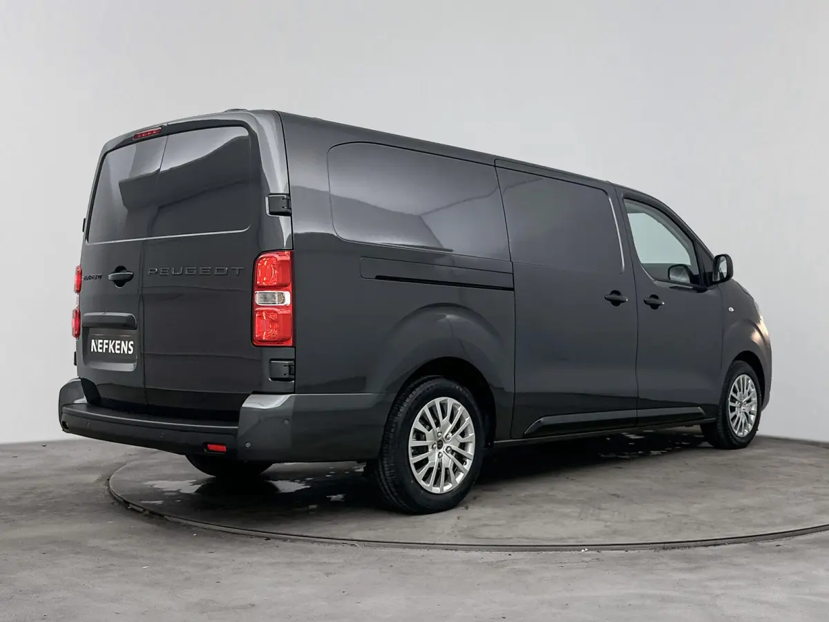 Gesloten bestel XL Elektrisch 100kW - 75kWh | Houten afwerking laadruimte | Verwarmde voorstoelen | Camera | Parkeersensoren | Dodehoeksensoren | Apple Carplay/Android Auto | Elektrisch inkl