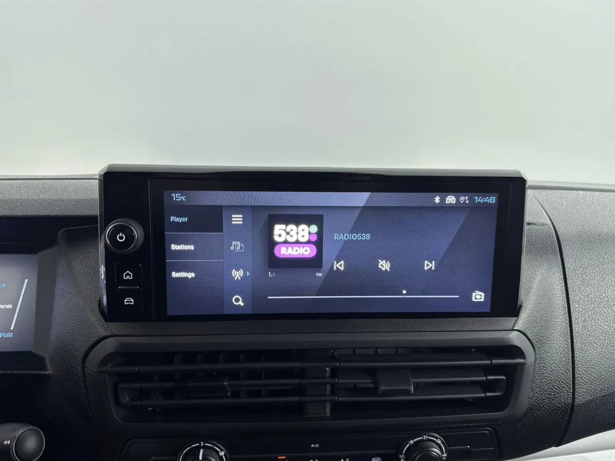 Gesloten bestel XL Elektrisch 100kW - 75kWh | Houten afwerking laadruimte | Verwarmde voorstoelen | Camera | Parkeersensoren | Dodehoeksensoren | Apple Carplay/Android Auto | Elektrisch inkl