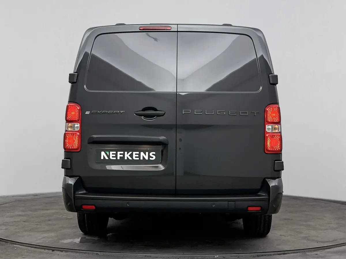 Gesloten bestel XL Elektrisch 100kW - 75kWh | Houten afwerking laadruimte | Verwarmde voorstoelen | Camera | Parkeersensoren | Dodehoeksensoren | Apple Carplay/Android Auto | Elektrisch inkl