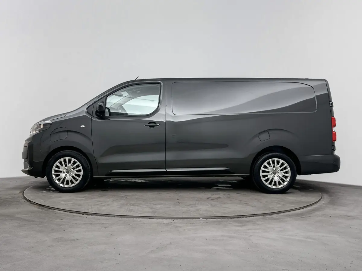 Gesloten bestel XL Elektrisch 100kW - 75kWh | Houten afwerking laadruimte | Verwarmde voorstoelen | Camera | Parkeersensoren | Dodehoeksensoren | Apple Carplay/Android Auto | Elektrisch inkl