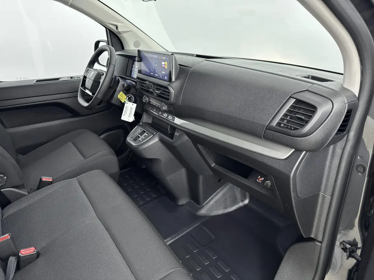 Gesloten bestel XL Elektrisch 100kW - 75kWh | Houten afwerking laadruimte | Verwarmde voorstoelen | Camera | Parkeersensoren | Dodehoeksensoren | Apple Carplay/Android Auto | Elektrisch inkl