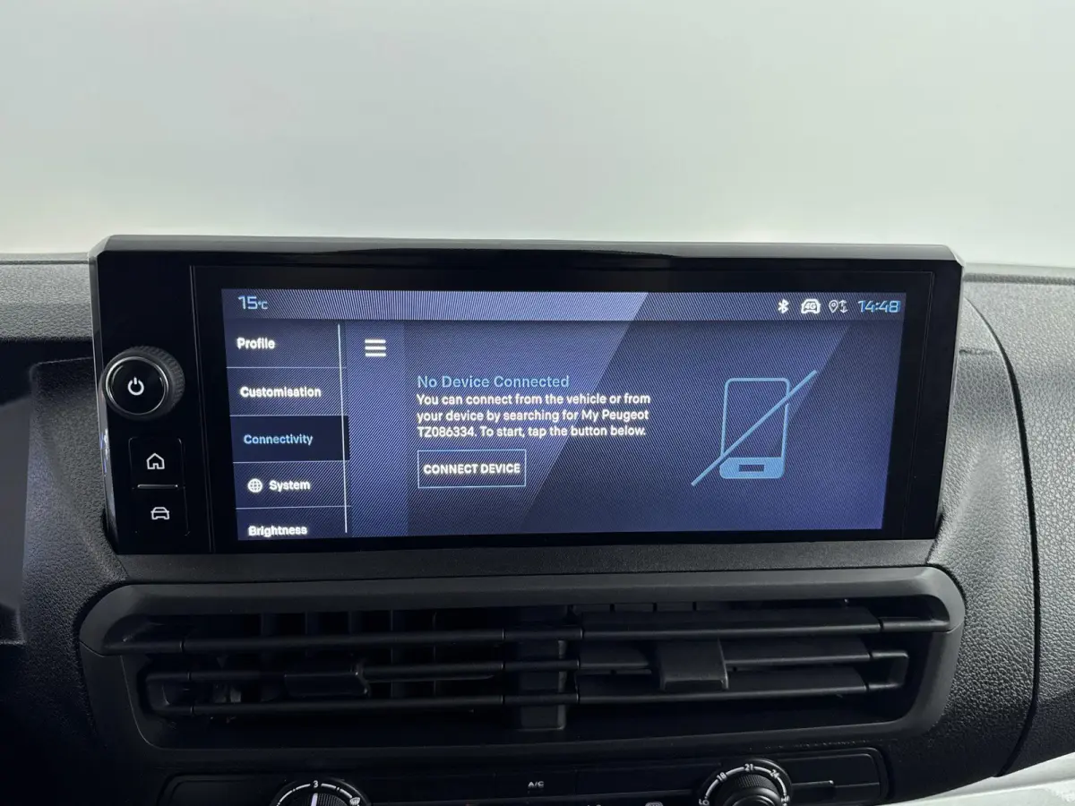 Gesloten bestel XL Elektrisch 100kW - 75kWh | Houten afwerking laadruimte | Verwarmde voorstoelen | Camera | Parkeersensoren | Dodehoeksensoren | Apple Carplay/Android Auto | Elektrisch inkl