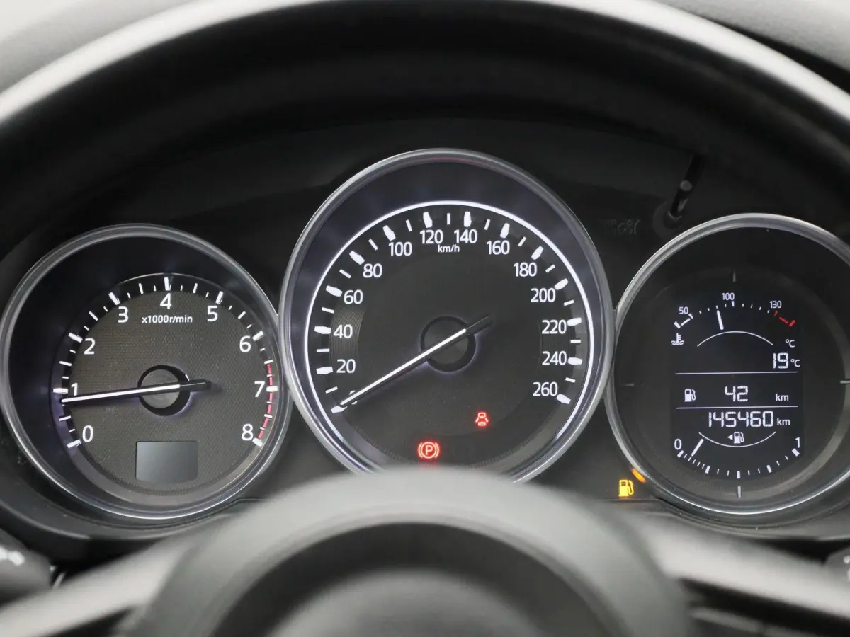 2.0 SkyActiv-G 165 TS+ | Parkeersensoren | Trekhaak | Stoelverwarming | Stuurverwarming | Climate Control |