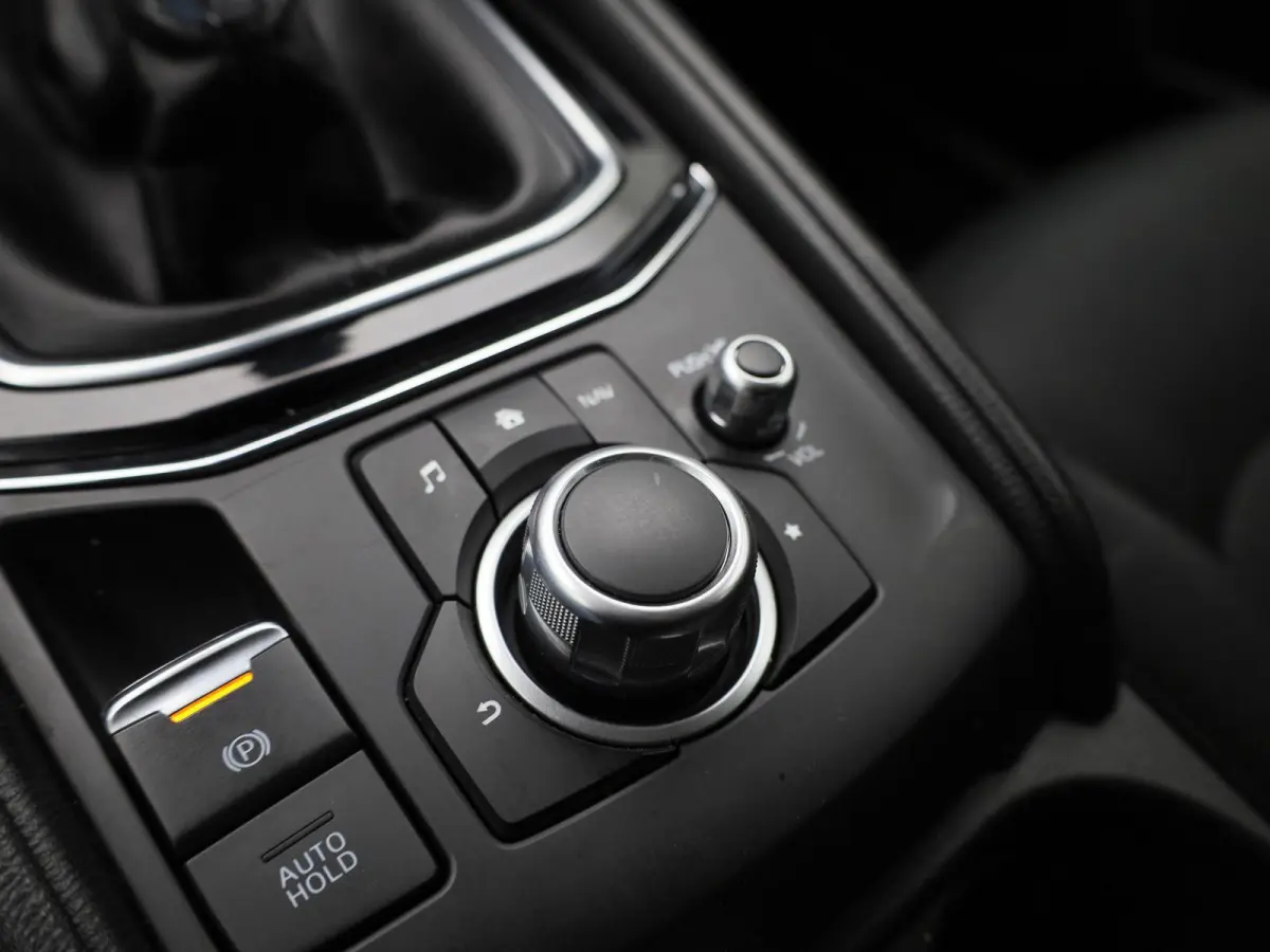 2.0 SkyActiv-G 165 TS+ | Parkeersensoren | Trekhaak | Stoelverwarming | Stuurverwarming | Climate Control |