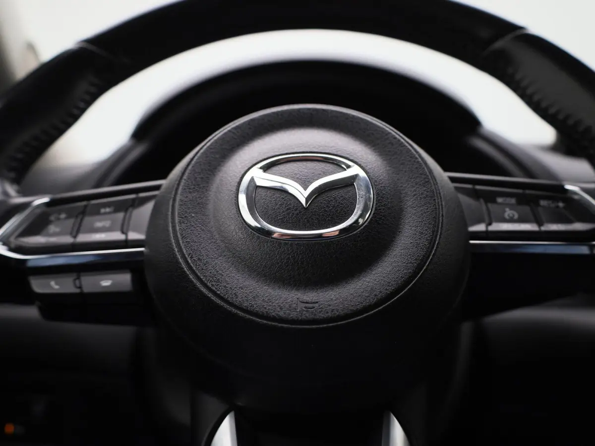 2.0 SkyActiv-G 165 TS+ | Parkeersensoren | Trekhaak | Stoelverwarming | Stuurverwarming | Climate Control |