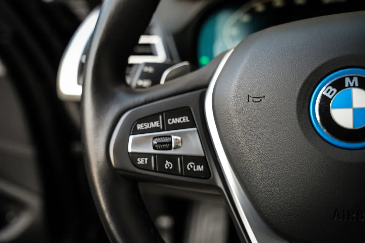 XDrive30e Business Edition Plus | Clima | Cruise | Metalic | 360 camera | Leder | Mooi! |