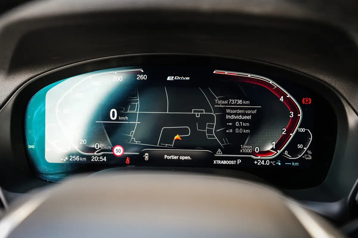 XDrive30e Business Edition Plus | Clima | Cruise | Metalic | 360 camera | Leder | Mooi! |