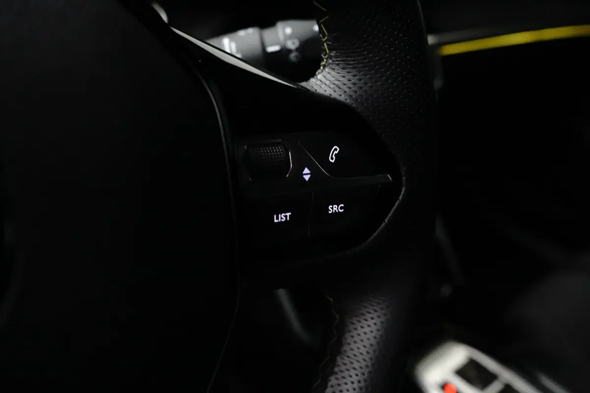 1.2 Hybrid 145 GT Rondomzicht Camera | Navigatie | Carplay | Leder/Stof | Adaptieve Cruise | Digitaal Dashboard | Climate | 360 camera | Achteruitrijcamera | Adaptieve Cruise Control