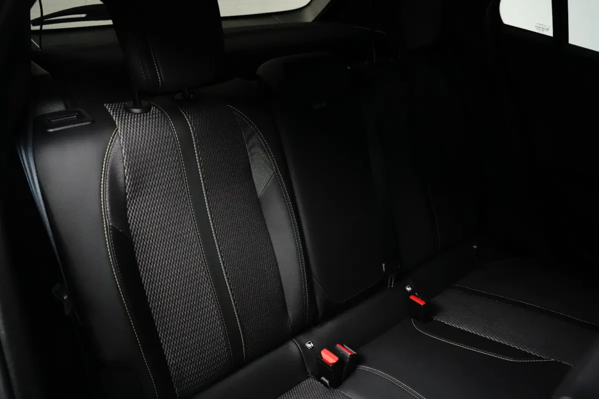 1.2 Hybrid 145 GT Rondomzicht Camera | Navigatie | Carplay | Leder/Stof | Adaptieve Cruise | Digitaal Dashboard | Climate | 360 camera | Achteruitrijcamera | Adaptieve Cruise Control
