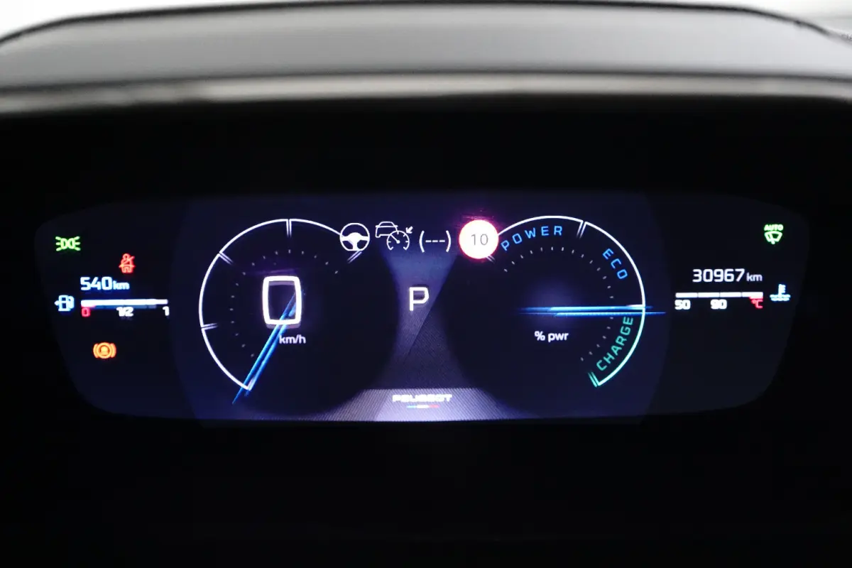 1.2 Hybrid 145 GT Rondomzicht Camera | Navigatie | Carplay | Leder/Stof | Adaptieve Cruise | Digitaal Dashboard | Climate | 360 camera | Achteruitrijcamera | Adaptieve Cruise Control