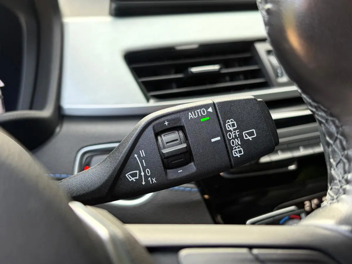 SDrive18i High Executive M-Sport Leder HUD Sfeerverlichting !!NIEUWBINNEN!!