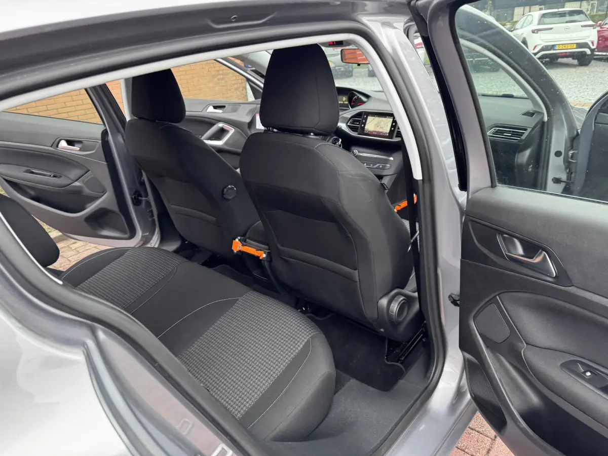 1.5 BlueHDi Blue Lease, Euro 6, Apple Carplay, Marge